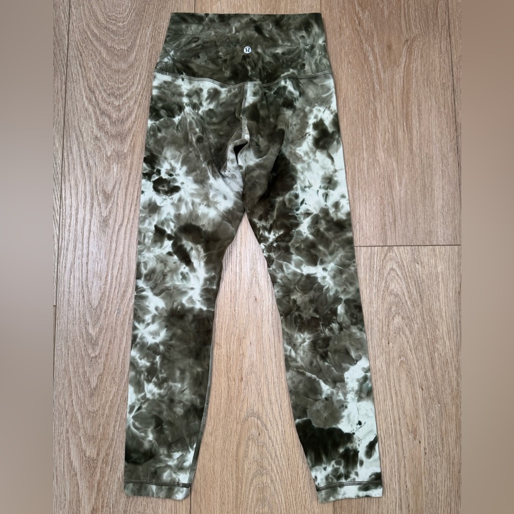 Lululemon Align 25” Diamond Dye Light Sage Army Green Dark Olive size 4